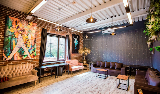 Фото №19 зала Лофт Комод 