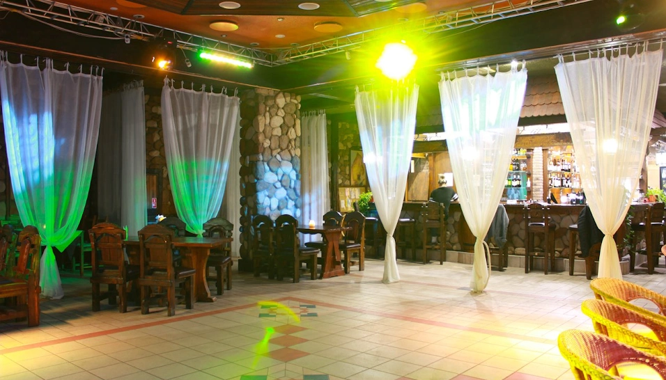 Фото №2 зала Бар  «Барин»