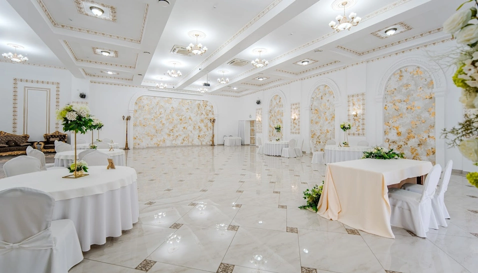 Фото №8 зала Версаль