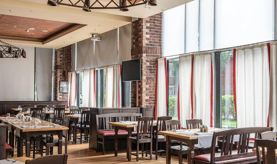 Фото №5 зала Зал ресторана BRAUPLATZ