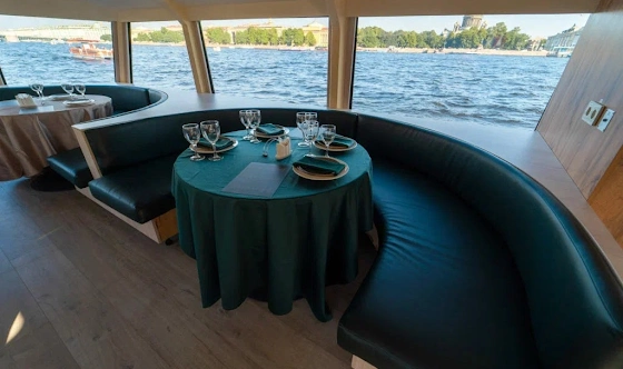 Фото №8 зала Палуба