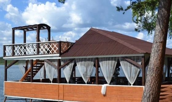 Фото №3 зала Веранда на воде