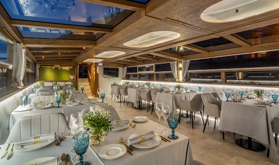 Фото №13 зала Палуба