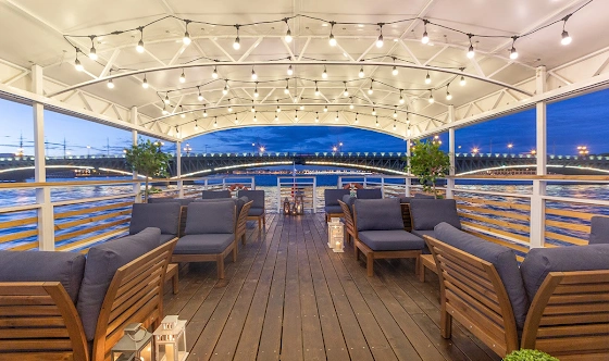 Фото №17 зала Палуба