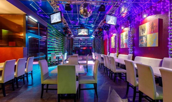 Фото №3 зала Караоке-бар «Неон»