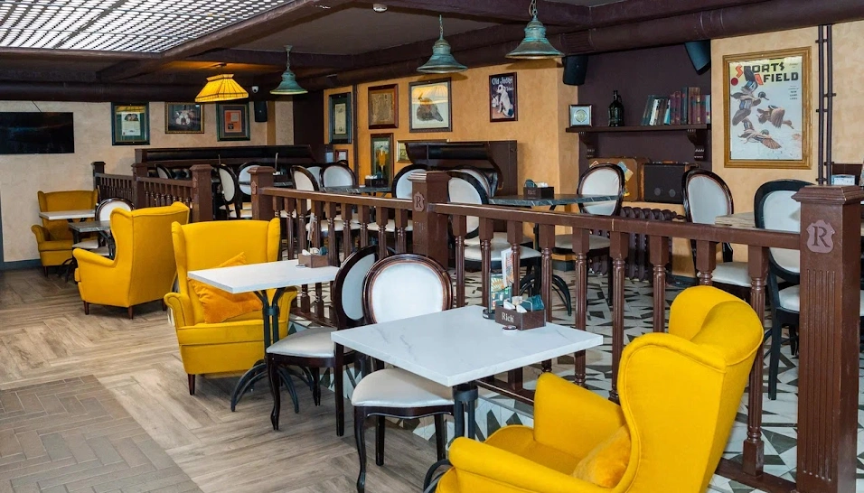 Фото №4 зала Основной зал «Reader's Pub»