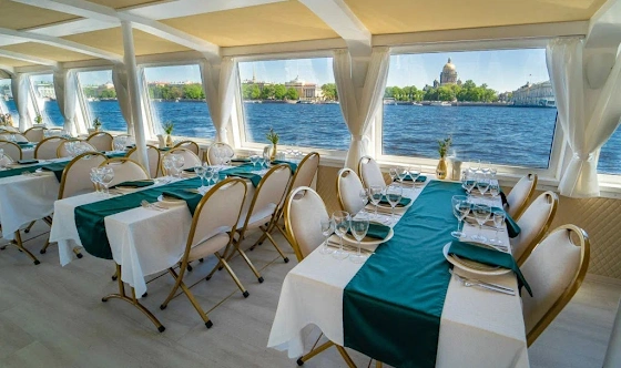 Фото №4 зала Палуба