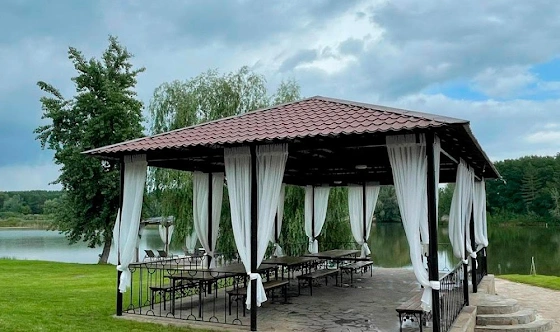 Фото №1 зала Летняя беседка 