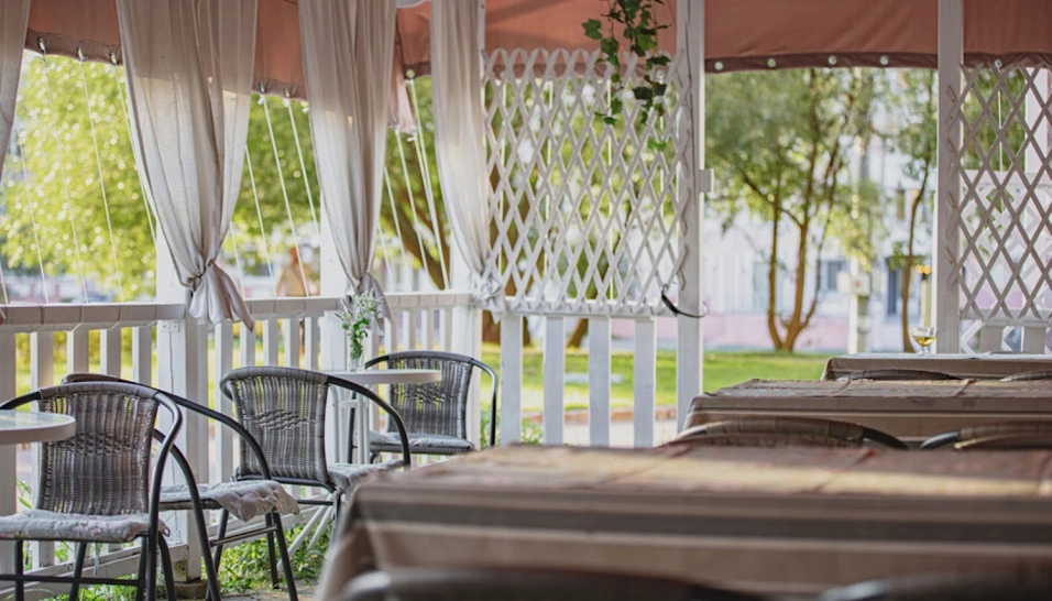 Фото №2 зала Летняя веранда