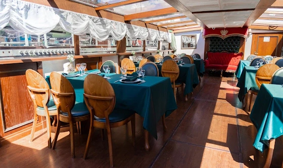 Фото №3 зала Палуба