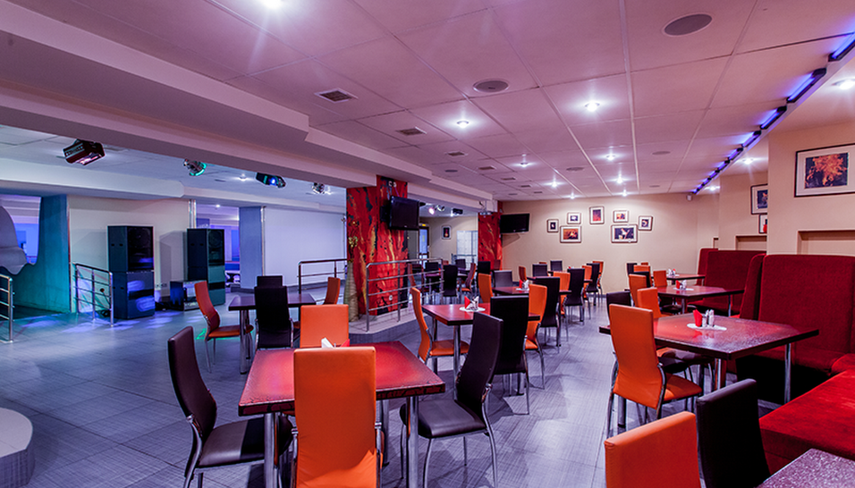 Фото №2 зала Кафе «Лёд и пламя»