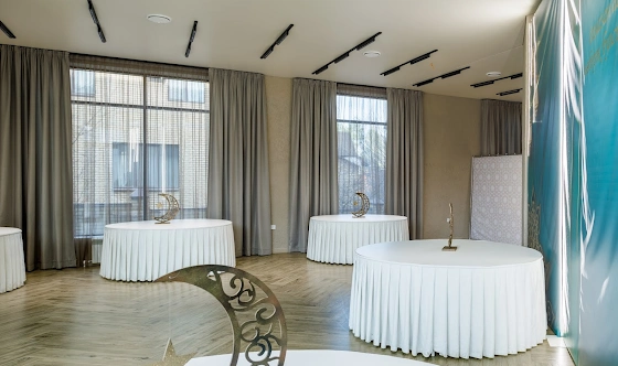 Фото №1 зала Банкетный зал на 1 этаже с вип-комнатой