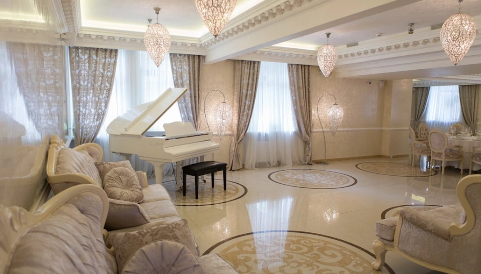 Фото №2 зала VIP-зона с роялем на 2 этаже