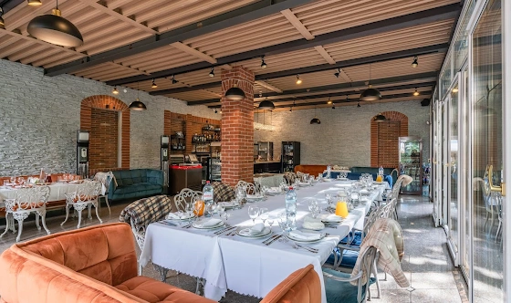 Фото №4 зала Кафе «Веранда в парке»