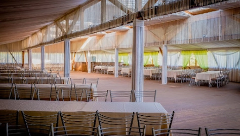 Фото №3 зала Кафе «У реки»