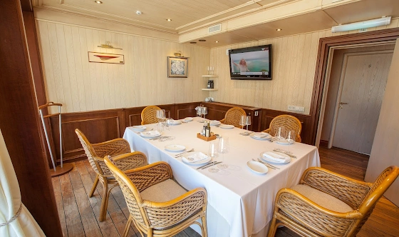 Фото №1 зала VIP-комната «Ласточка» №1