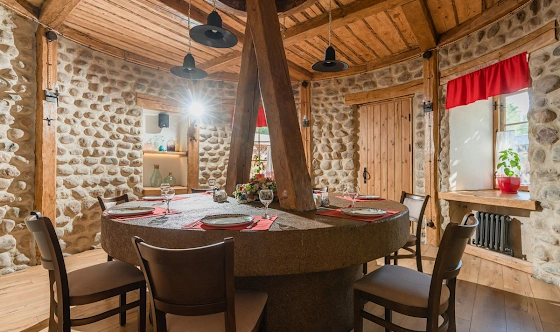 Фото №2 зала Зал ресторана "Корчма - Жернова