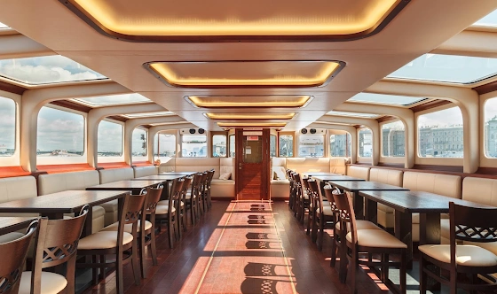 Фото №2 зала Палуба