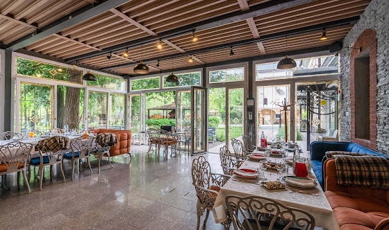 Фото №2 зала Кафе «Веранда в парке»
