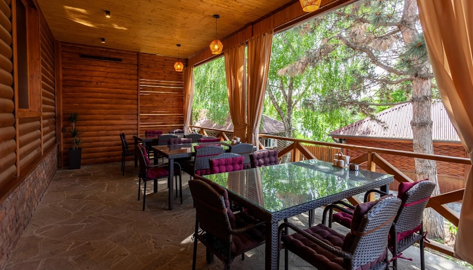 Фото №2 зала Летняя веранда