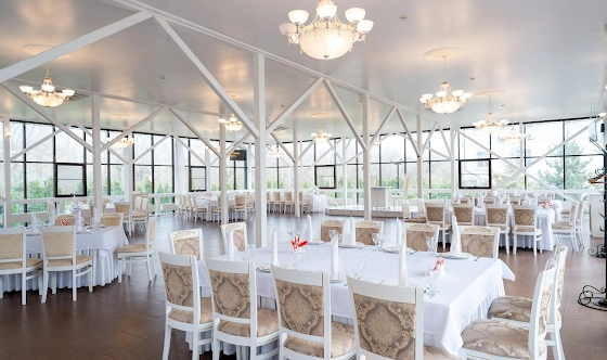 Фото №2 зала Веранда «Стеклянная»