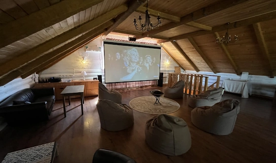 Фото №3 зала Банкетный зал на втором этаже с панорамным балконом