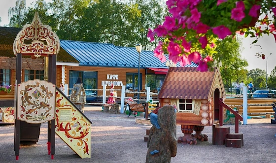 Фото №2 зала Ресторанные домики «Подворье бабы Яги»