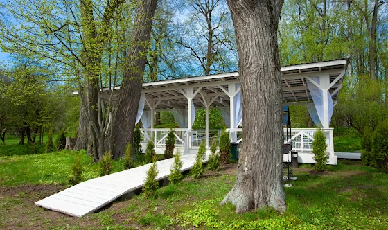 Фото №4 зала Открытая веранда «Царская Трапеза»