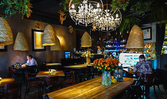 Фото №2 зала Июль Гастро