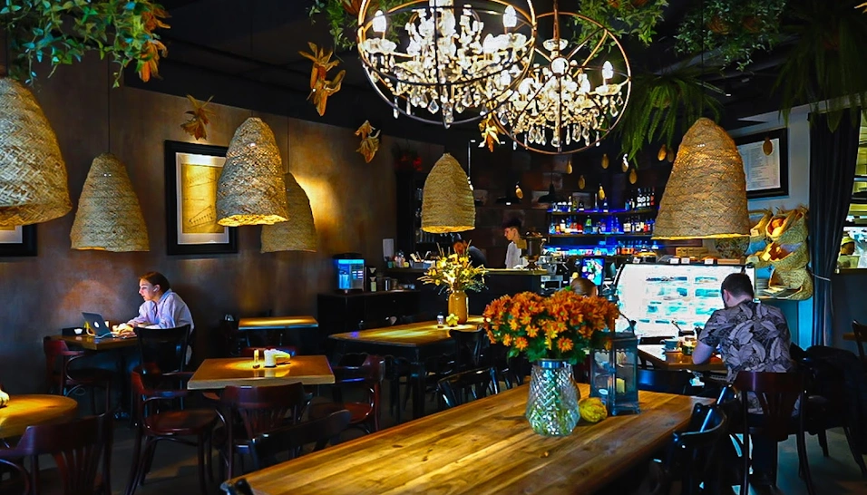 Фото №2 зала Июль Гастро