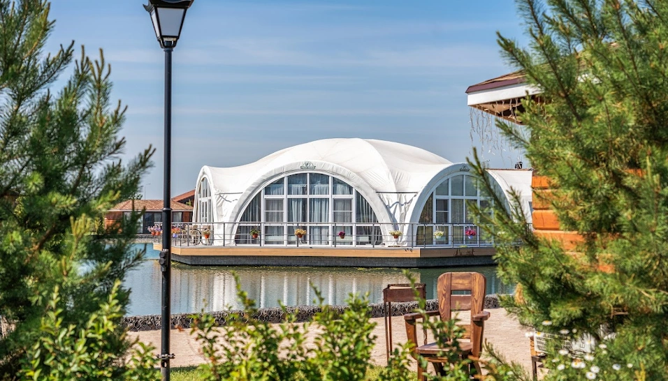 Фото №8 зала Банкетный зал «На озере»