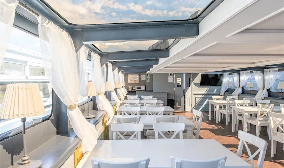 Фото №4 зала Палуба