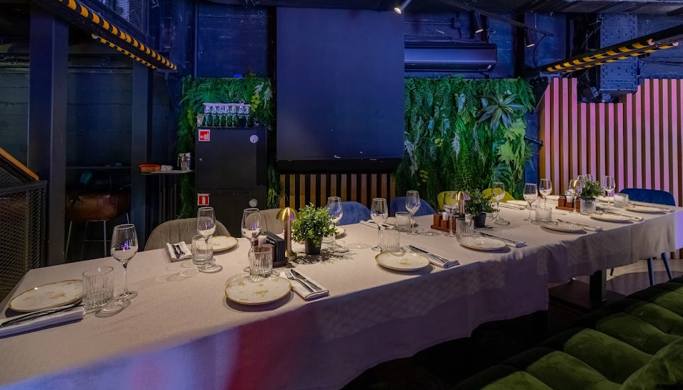 Фото №3 зала 2 этаж, вип зона №2 