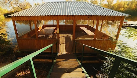 Фото №1 зала Беседка "На воде"