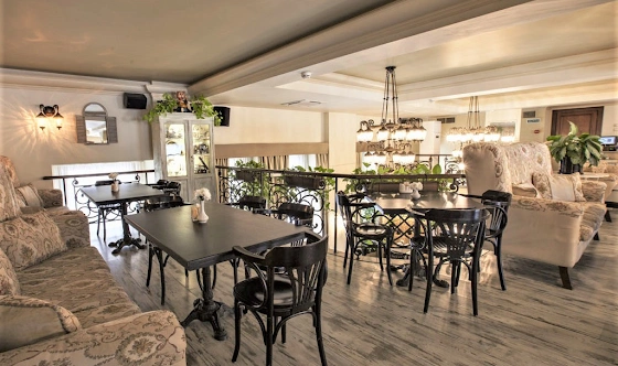 Фото №12 зала Зал «Мезонин»