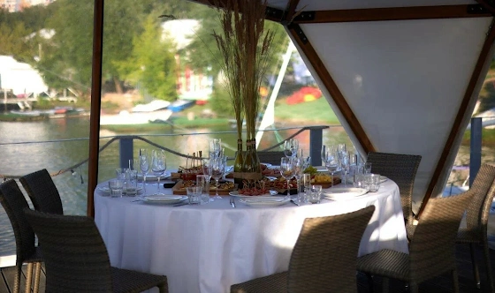 Фото №7 зала Понтон на воде Marea