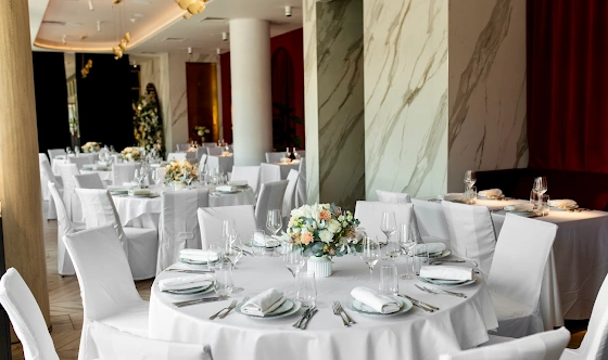 Фото №2 зала Ресторан «Метаморфозы»