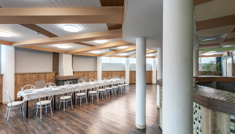 Фото №1 зала Зал с камином