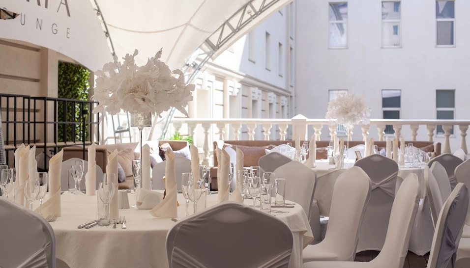 Фото №10 зала Летняя  терраса ресторана Галерея