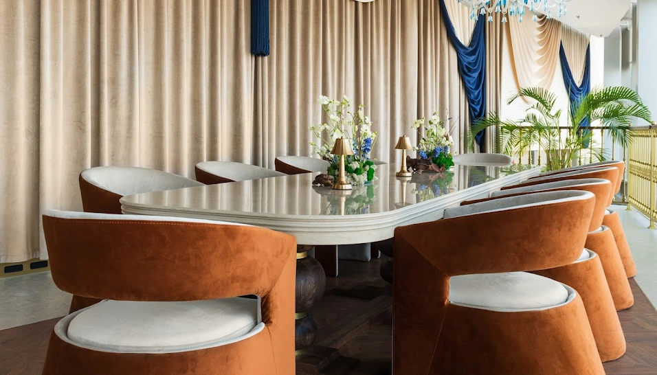 Фото №2 зала Зал "Стол на балконе"