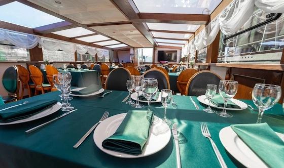 Фото №4 зала Палуба