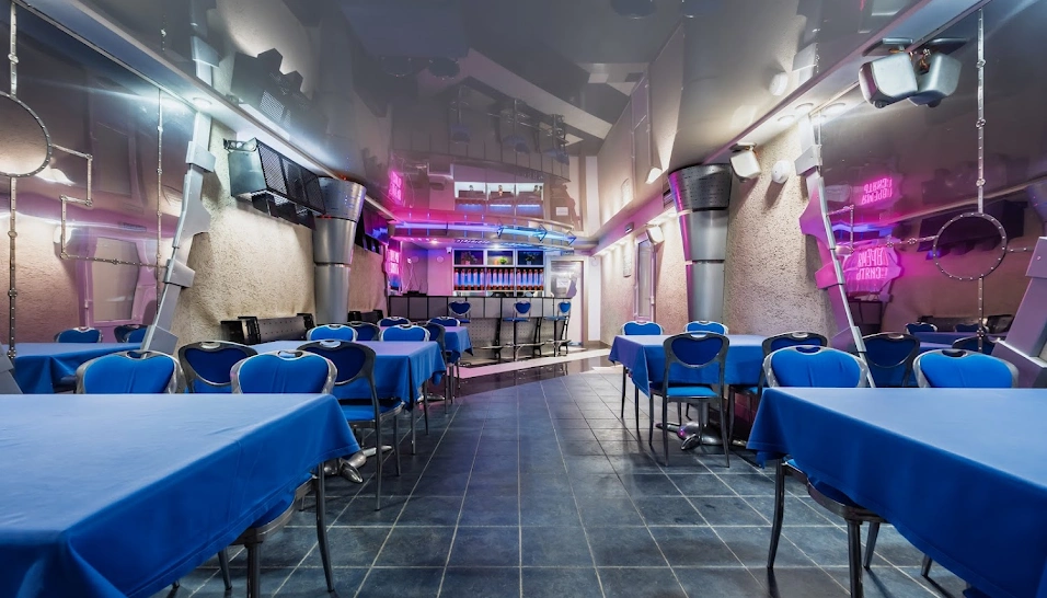 Фото №2 зала Караоке-бар