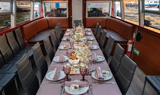 Фото №2 зала Палуба