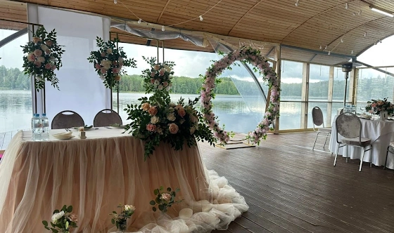 Фото №8 зала Беседка на воде