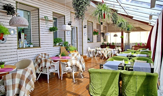 Фото №1 зала Летнее кафе-веранда
