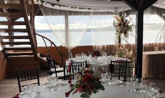 Фото №1 зала Веранда на воде