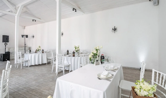 Фото №9 зала Замок на берегу