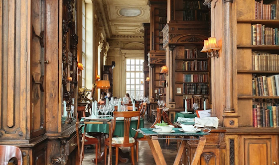 Фото №13 зала Зал «Библиотека»