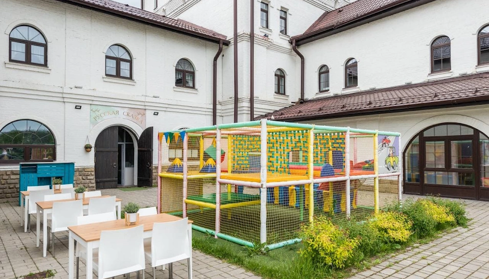 Фото №5 зала Семейное кафе «Русская сказка»