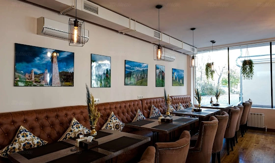 Фото №10 зала Зал с витражными окнами 